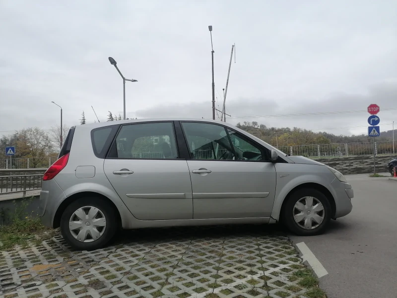 Renault Scenic Газ/Автоматик СПЕШНО!, снимка 4 - Автомобили и джипове - 48209877