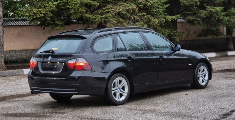 BMW 320 РЕВИЗИРАН МОТОР, снимка 2 - Автомобили и джипове - 52346831