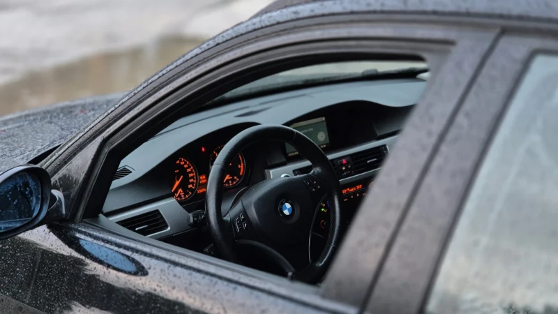 BMW 320 РЕВИЗИРАН МОТОР, снимка 13 - Автомобили и джипове - 52346831