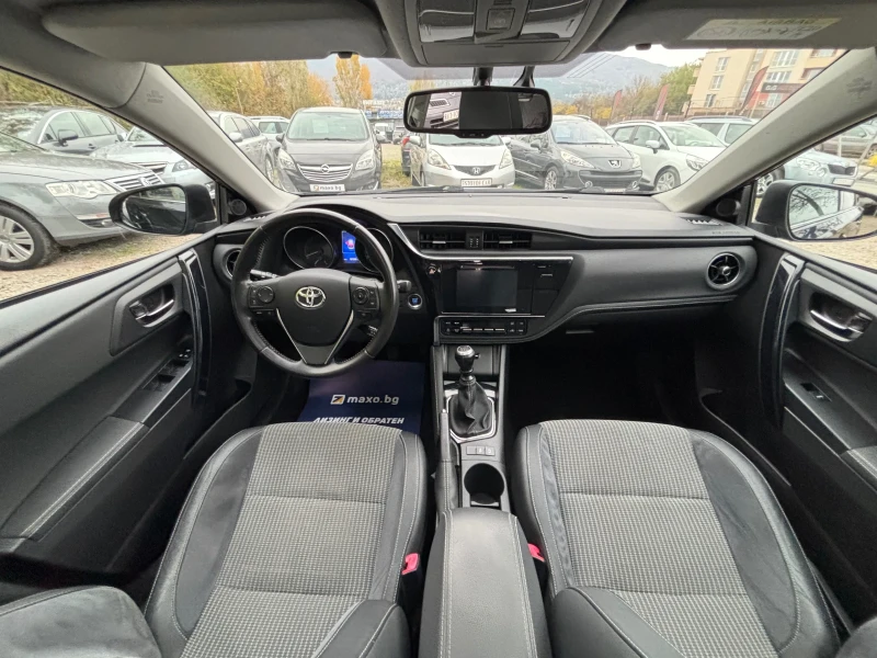 Toyota Auris 1.6D4D, снимка 11 - Автомобили и джипове - 52308633