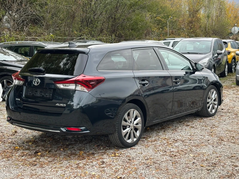 Toyota Auris 1.6D4D, снимка 6 - Автомобили и джипове - 52308633