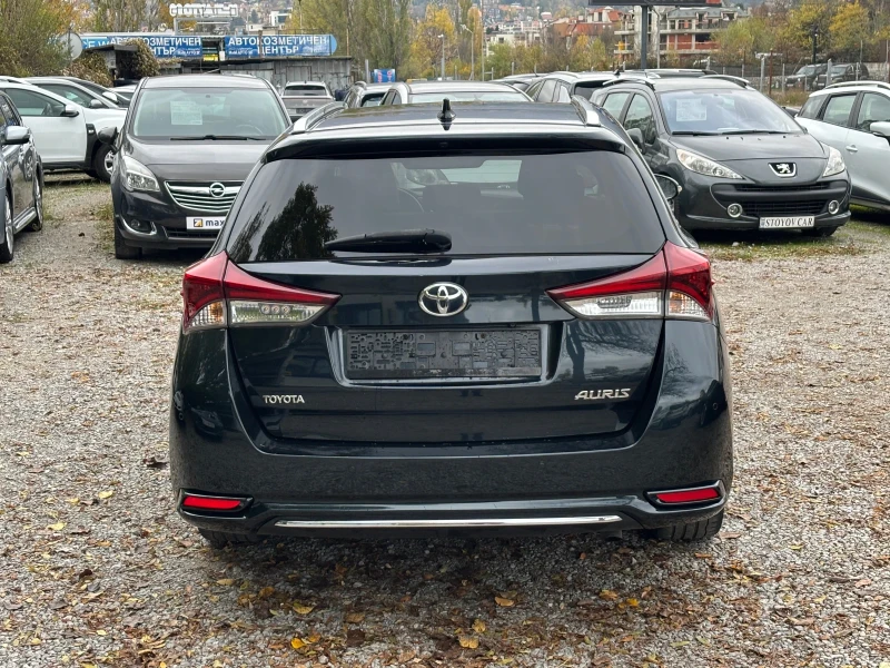 Toyota Auris 1.6D4D, снимка 5 - Автомобили и джипове - 52308633