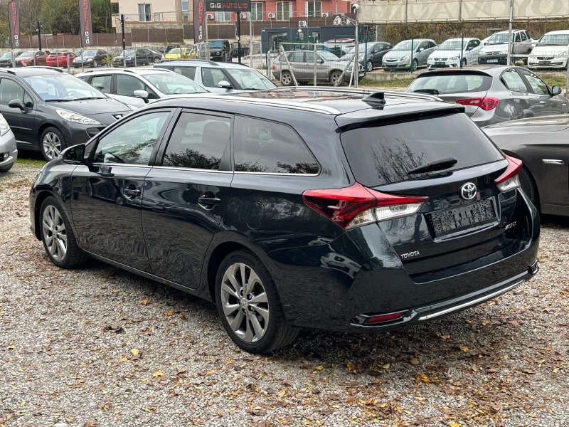 Toyota Auris 1.6D4D, снимка 4 - Автомобили и джипове - 52308633
