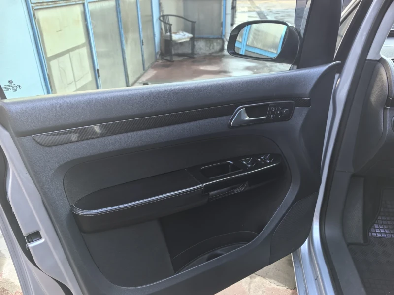 VW Touran, снимка 7 - Автомобили и джипове - 53278163