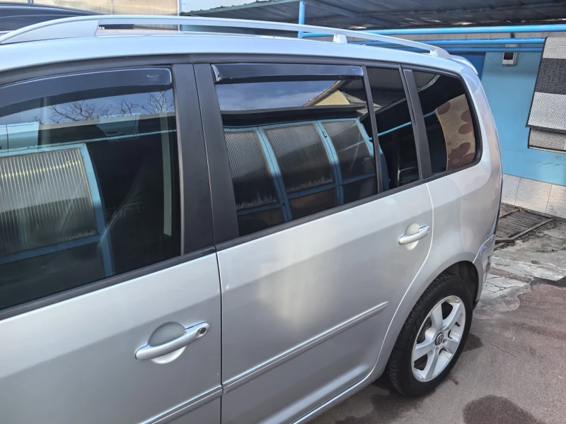 VW Touran, снимка 5 - Автомобили и джипове - 53278163