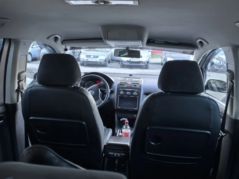 VW Touran, снимка 17 - Автомобили и джипове - 53278163