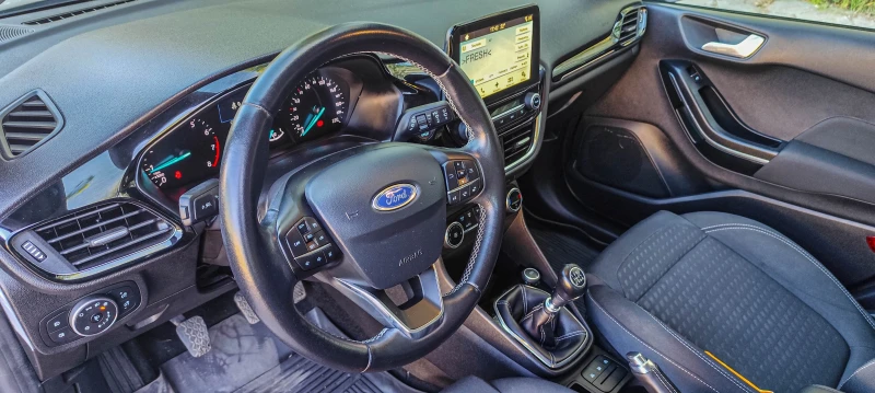 Ford Fiesta 1.0 EcoBoost Titanium, снимка 9 - Автомобили и джипове - 53541461
