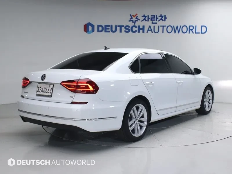 VW Passat 2.0 TSI - САМО 30% АВАНС, снимка 2 - Автомобили и джипове - 56267704