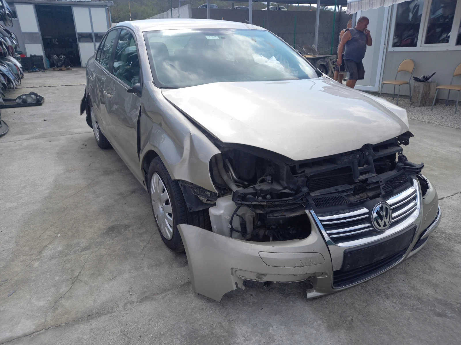 VW Jetta 1.6i Автоматик, снимка 1