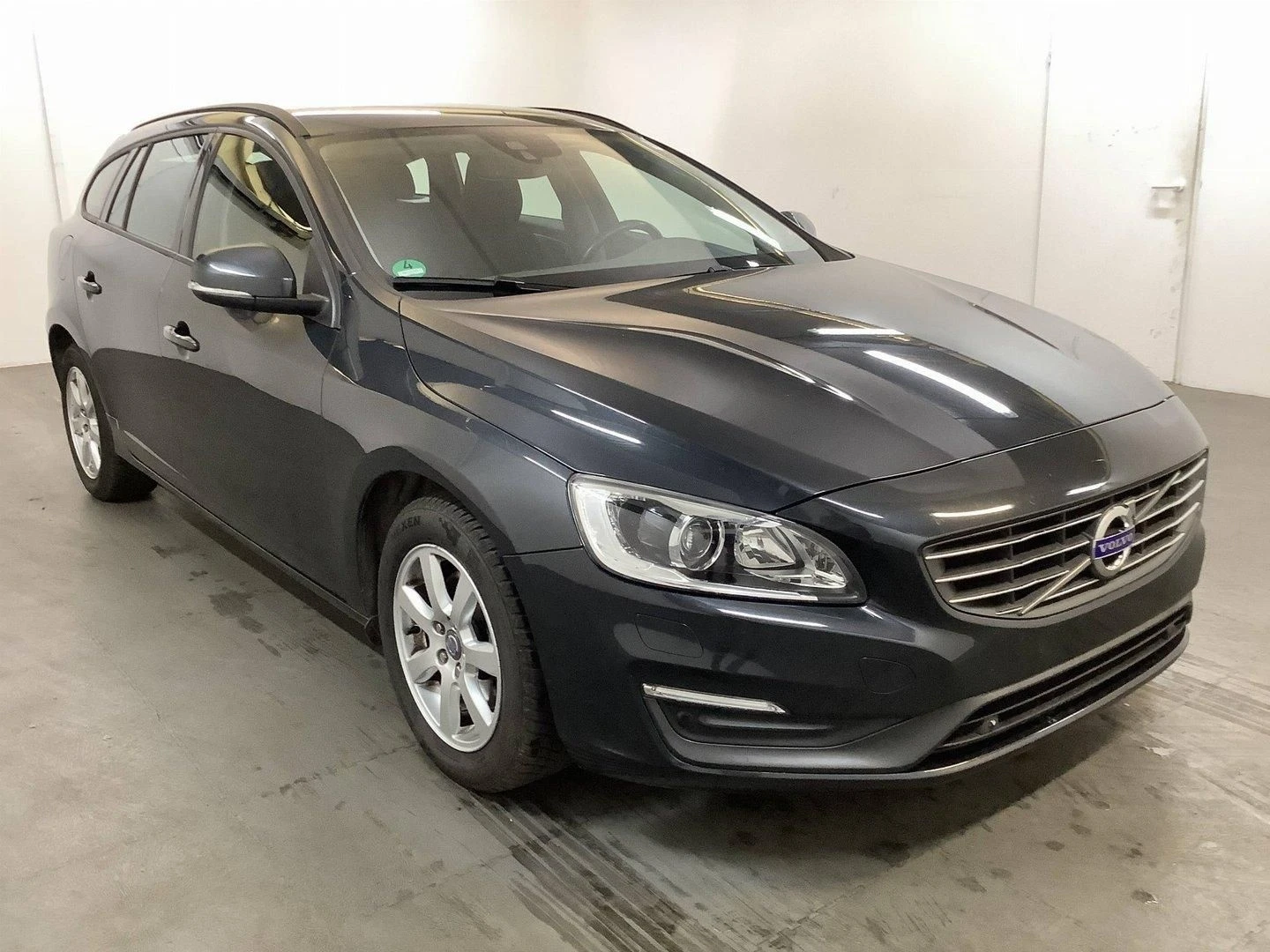 Volvo V60 D4 Business Edition - изображение 2