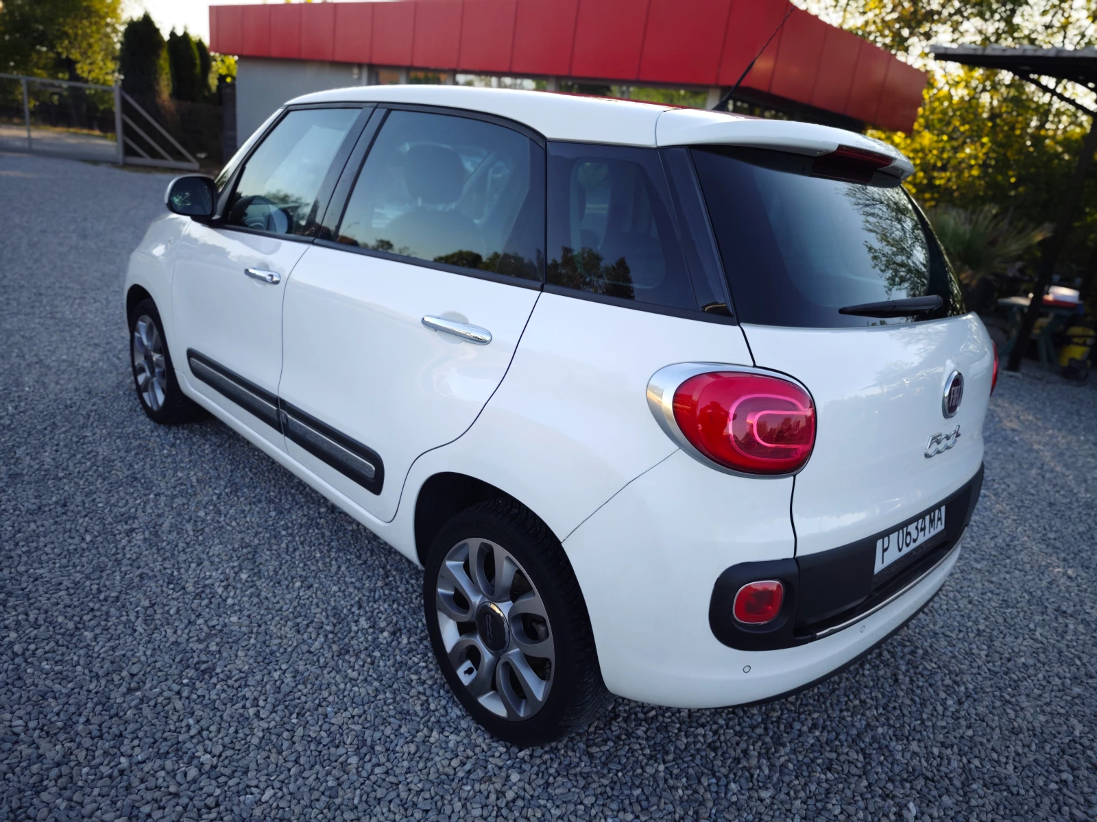 Fiat 500L ВСИЧКО ПЛАТЕНО/НАПЪЛНО ОБСЛУЖЕН/НОВИ АНГРЕН ВЕРИГИ - изображение 7