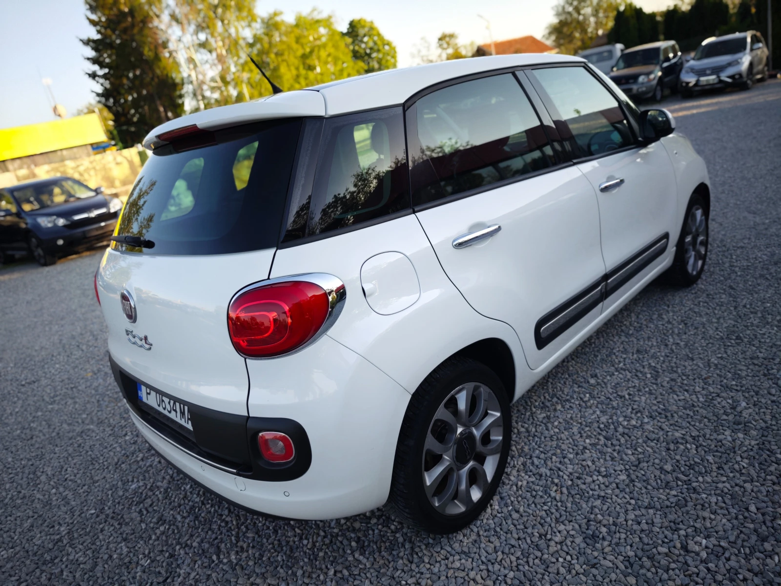 Fiat 500L ВСИЧКО ПЛАТЕНО/НАПЪЛНО ОБСЛУЖЕН/НОВИ АНГРЕН ВЕРИГИ - изображение 9