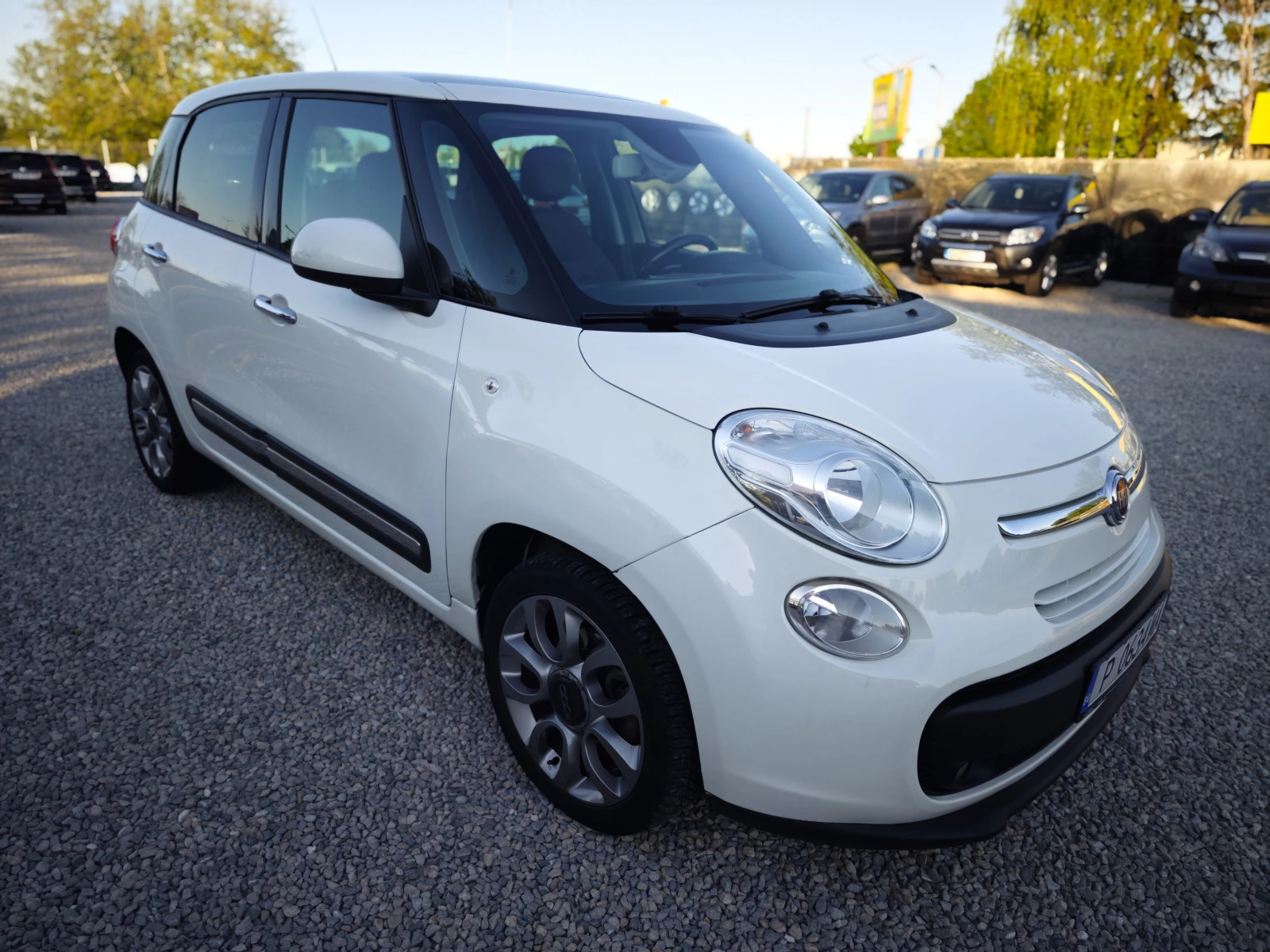 Fiat 500L ВСИЧКО ПЛАТЕНО/НАПЪЛНО ОБСЛУЖЕН/НОВИ АНГРЕН ВЕРИГИ - изображение 6