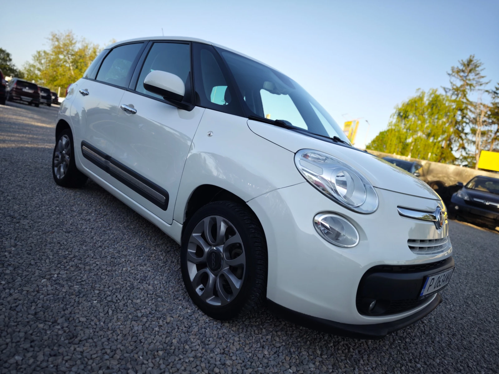 Fiat 500L ВСИЧКО ПЛАТЕНО/НАПЪЛНО ОБСЛУЖЕН/НОВИ АНГРЕН ВЕРИГИ - изображение 5
