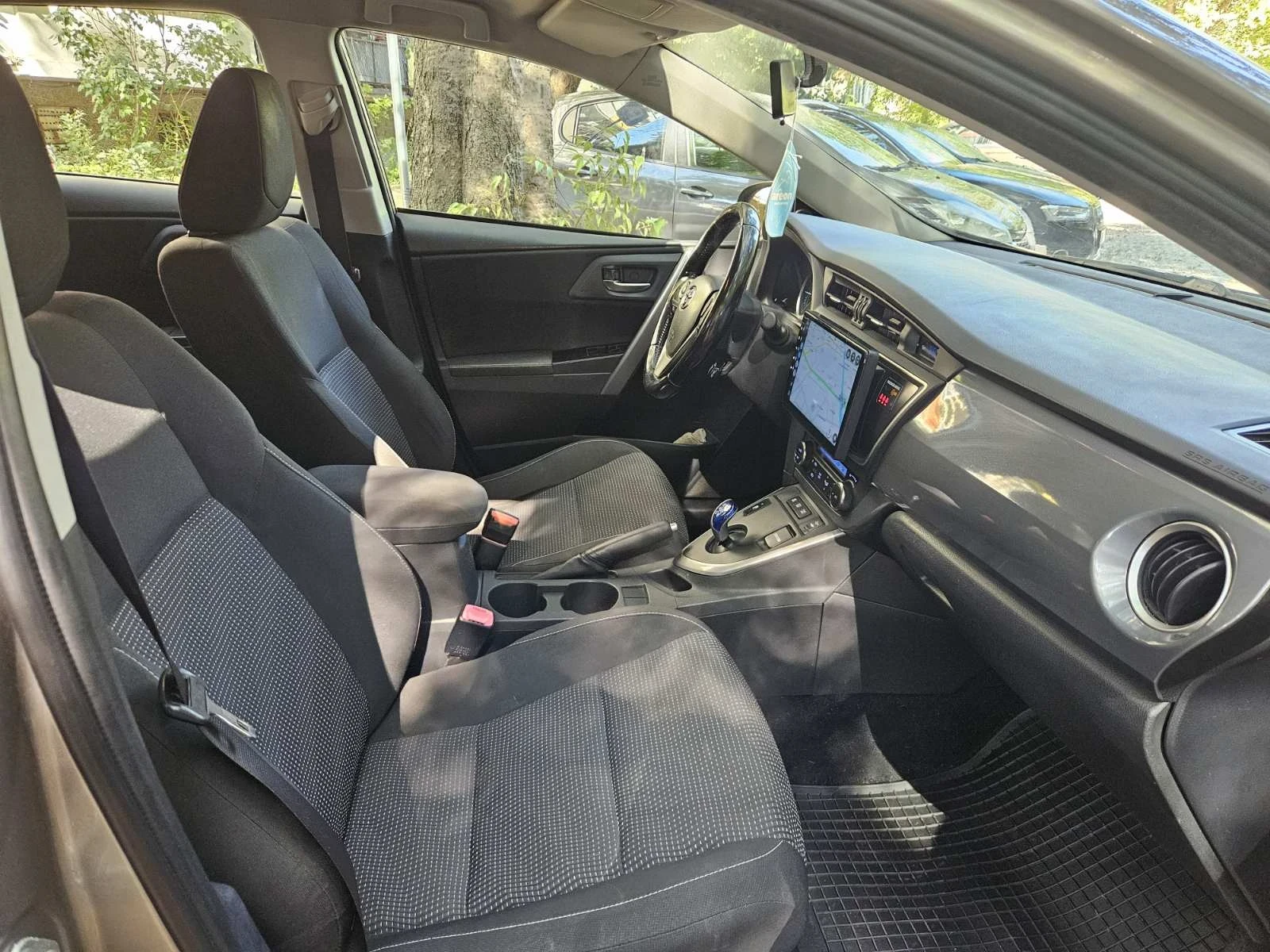 Toyota Auris  - изображение 6