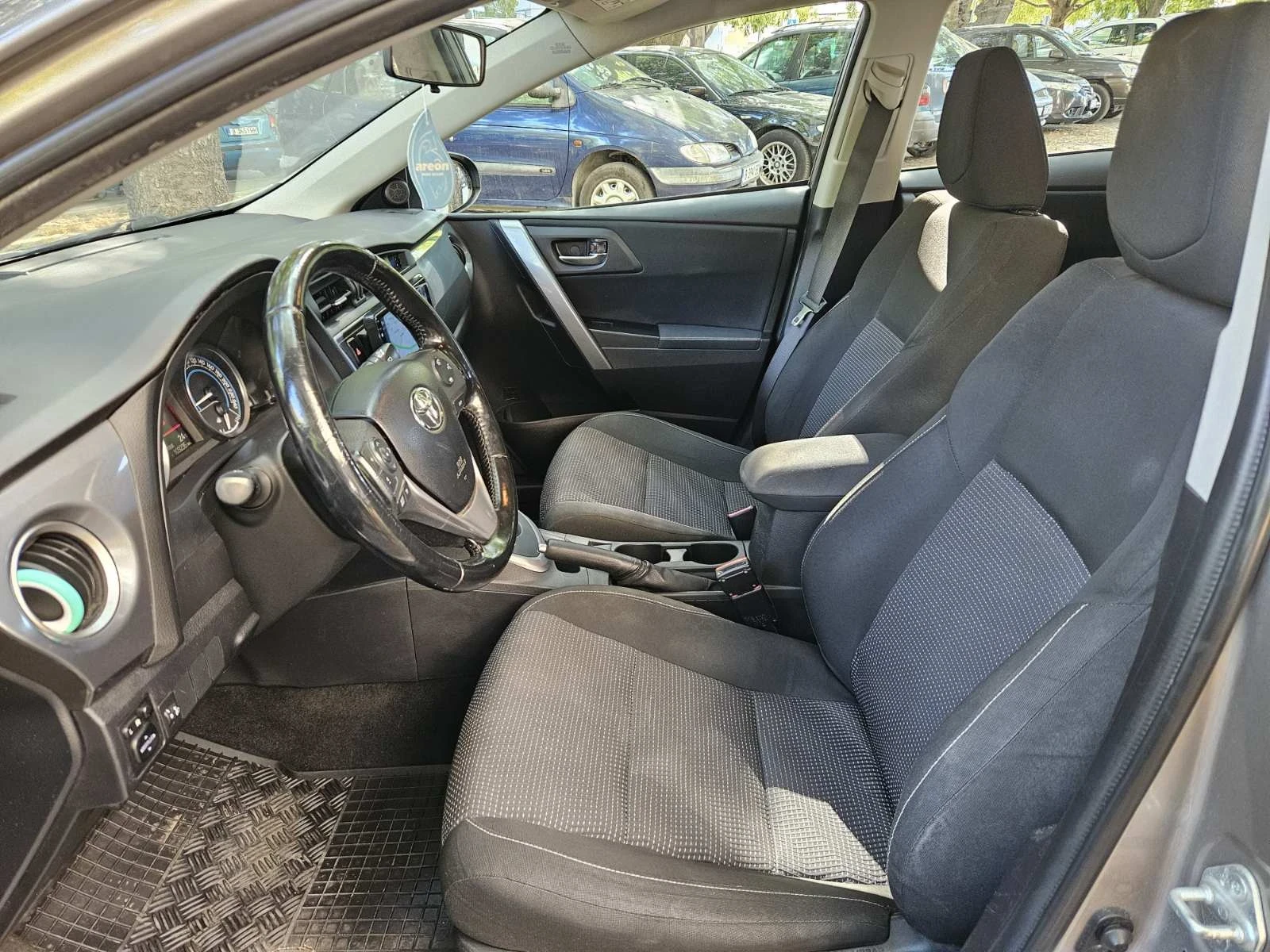 Toyota Auris  - изображение 7