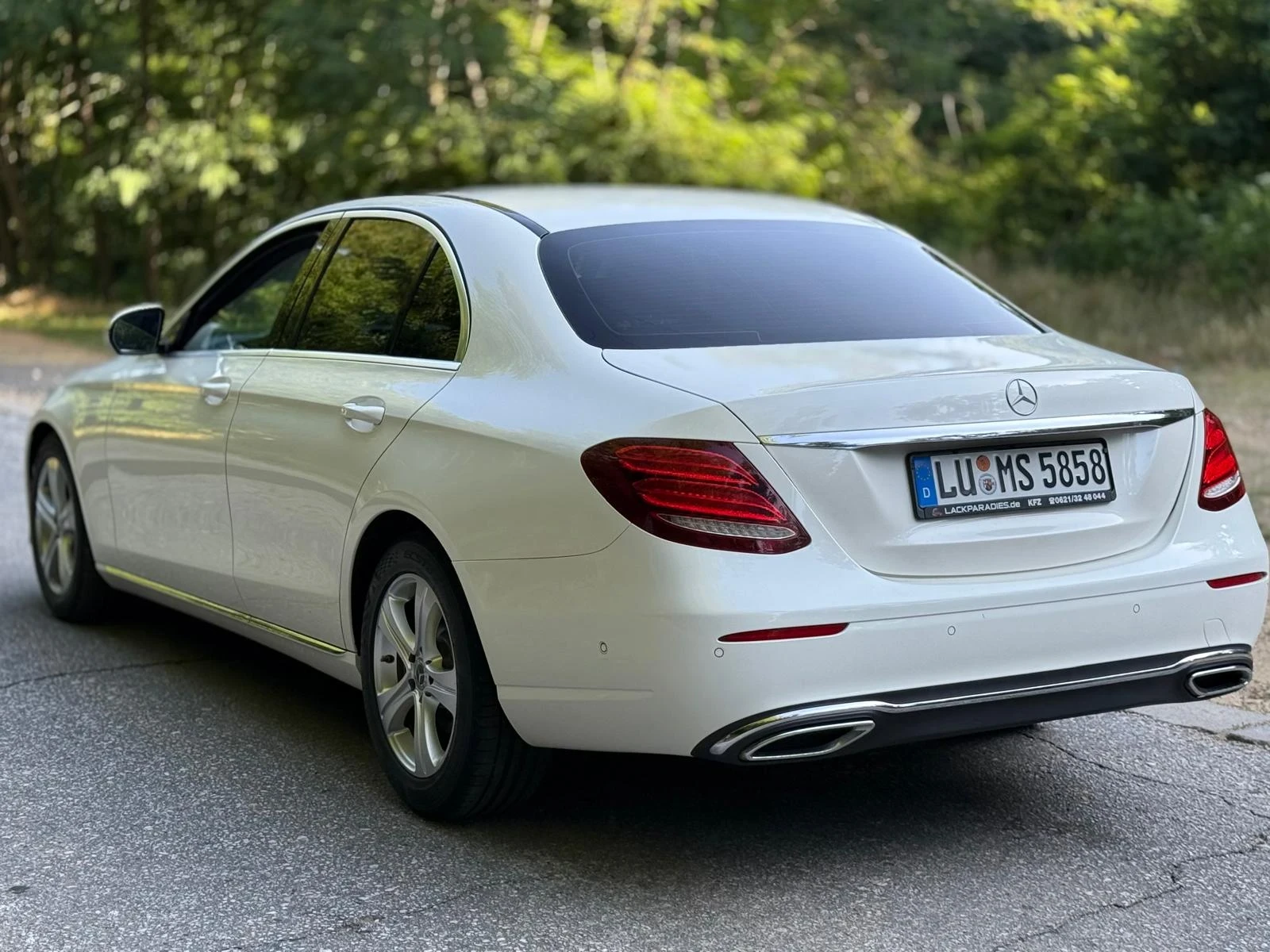 Mercedes-Benz E 200  - изображение 4