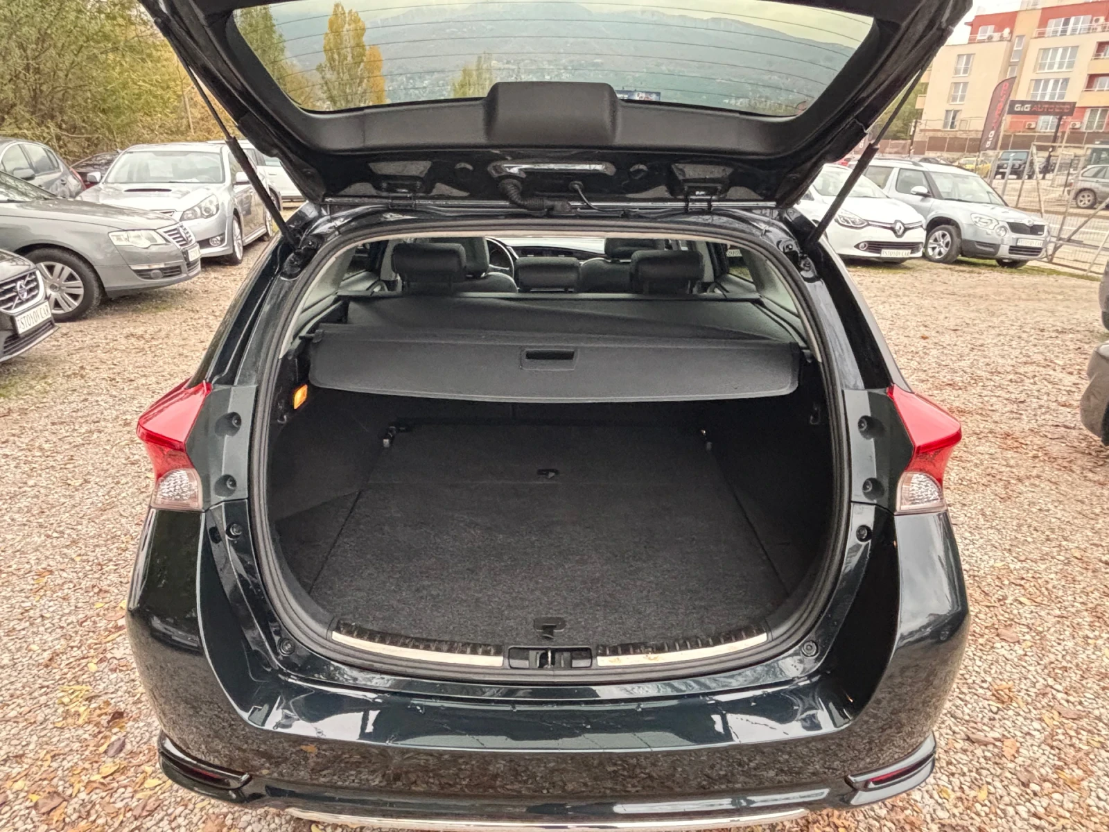 Toyota Auris 1.6D4D - изображение 7