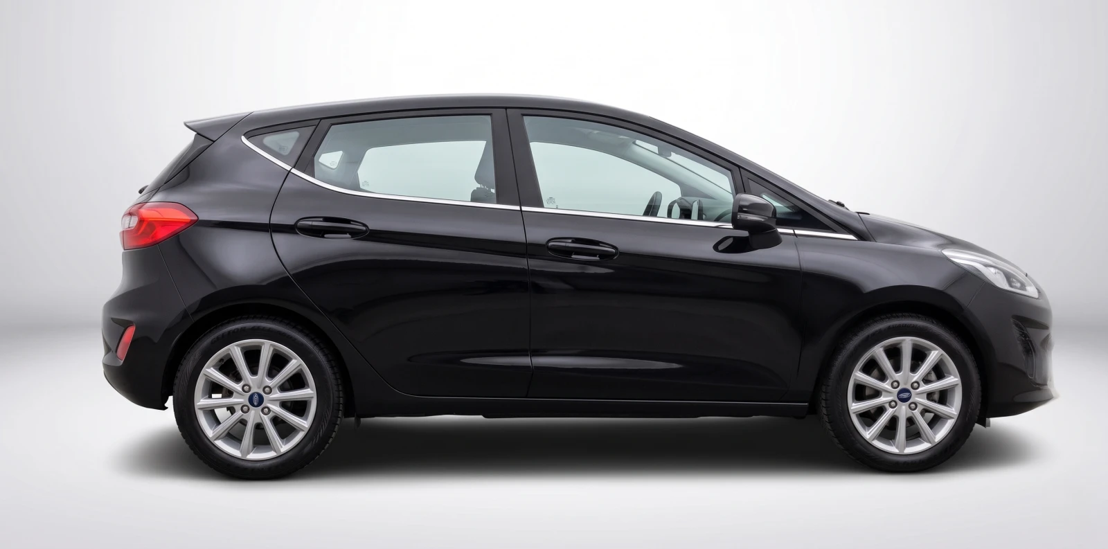 Ford Fiesta MK8 Titanium | Пълна история в Мото-Пфое | CarPlay, снимка 5 - Автомобили и джипове - 54516238