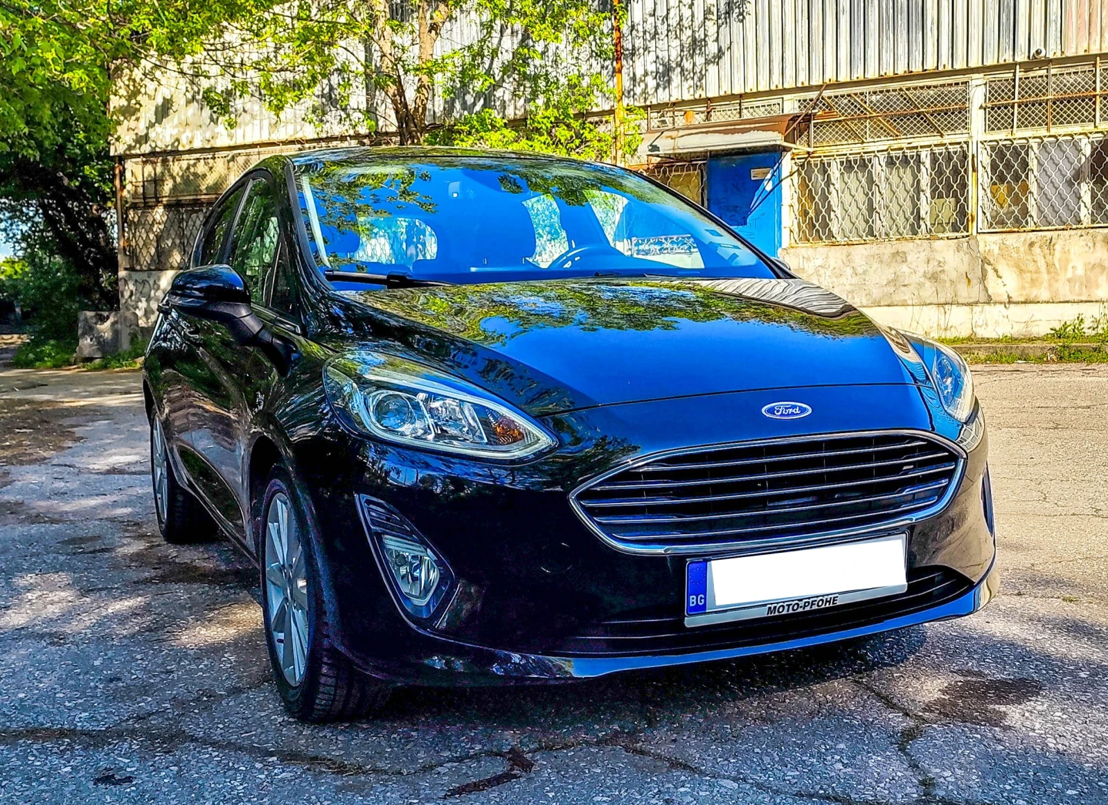 Ford Fiesta 1.0 EcoBoost Titanium, снимка 2 - Автомобили и джипове - 53541461