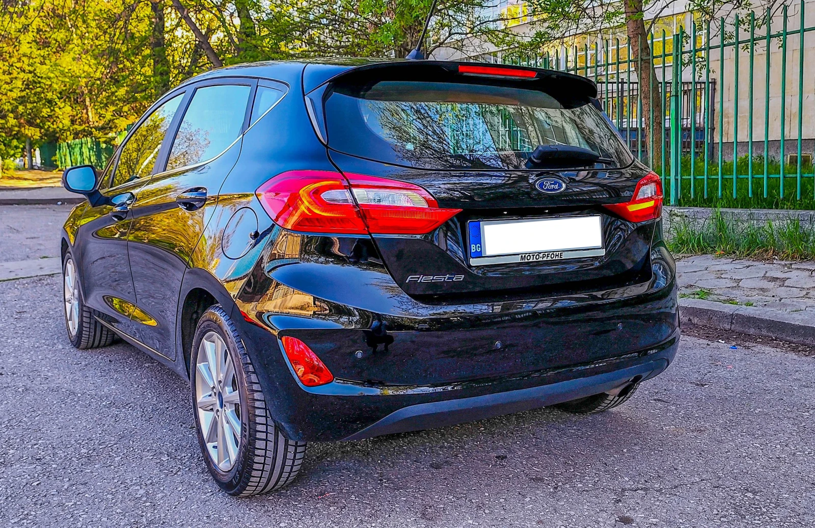Ford Fiesta 1.0 EcoBoost Titanium, снимка 8 - Автомобили и джипове - 53541461