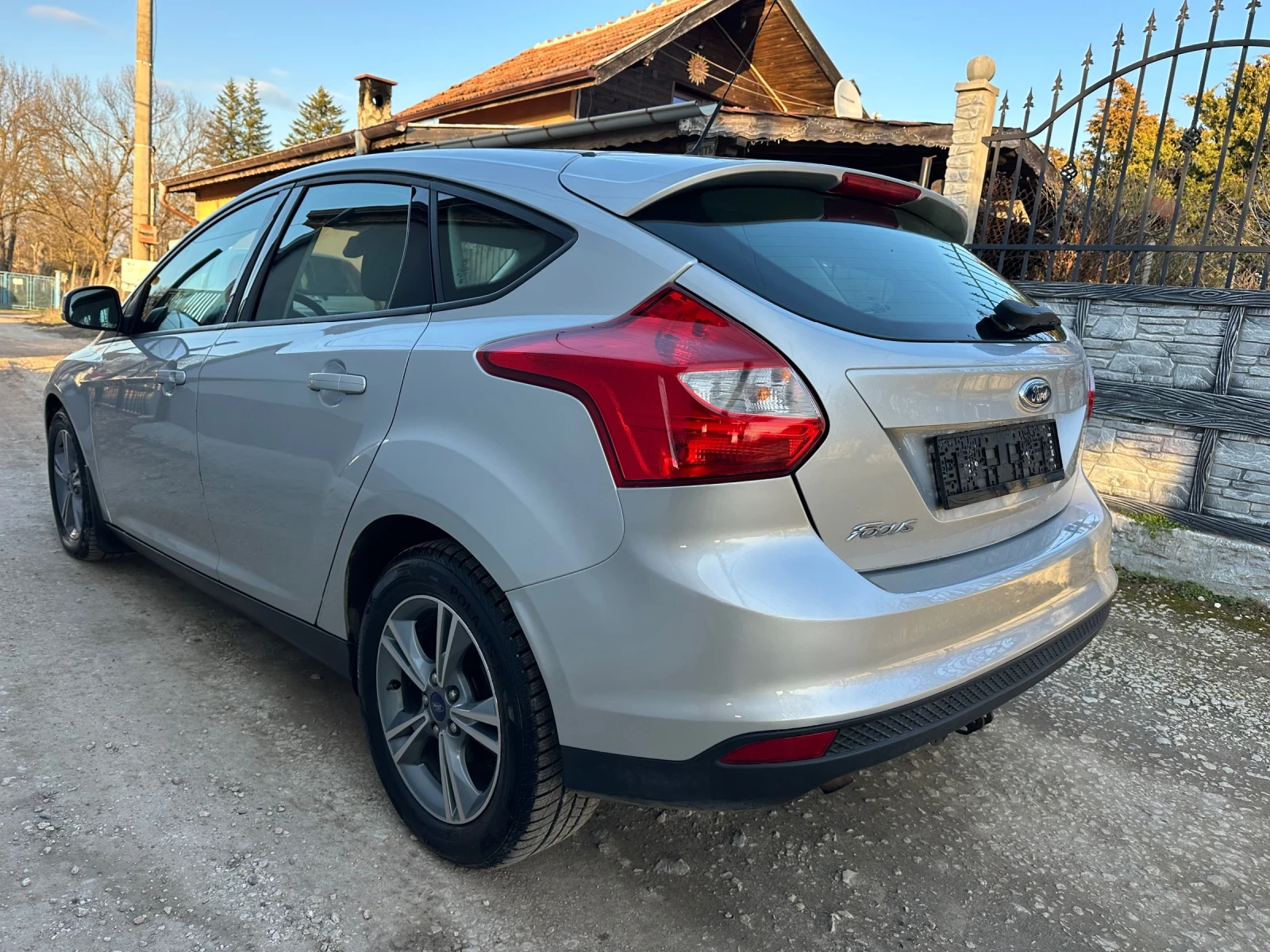 Ford Focus 1.6-ДИЗЕЛ-95к.с - изображение 6