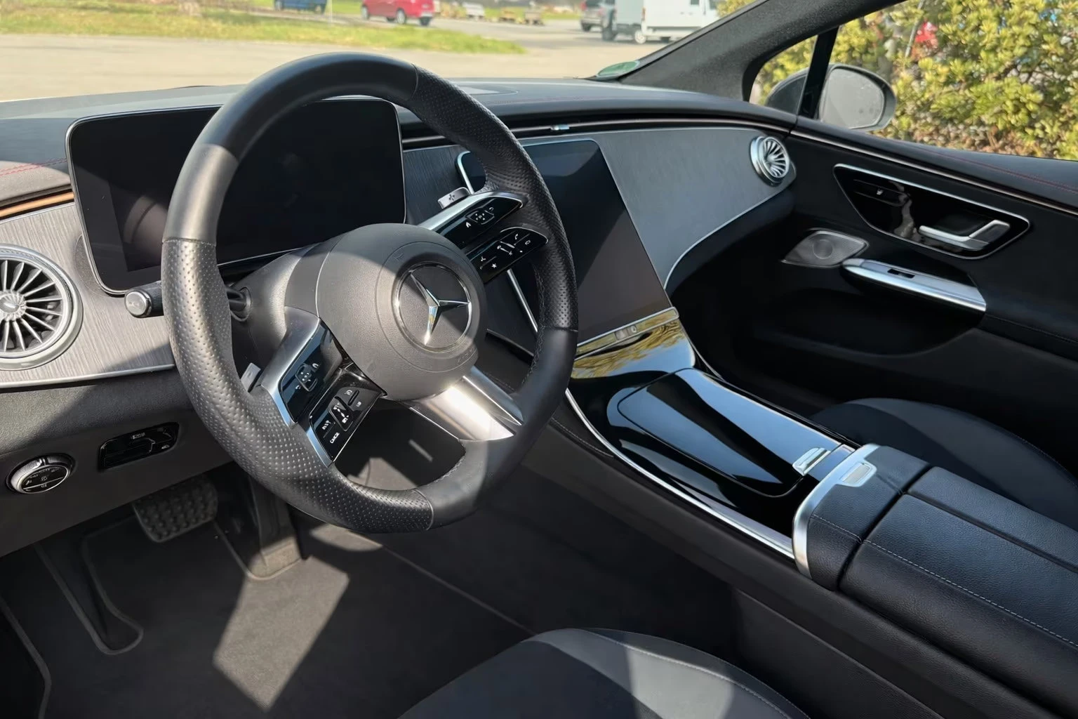 Mercedes-Benz EQS 300/245HP/AMG/360/21/NIGHT/AIRMATIC/MBUX/170z, снимка 7 - Автомобили и джипове - 53878158