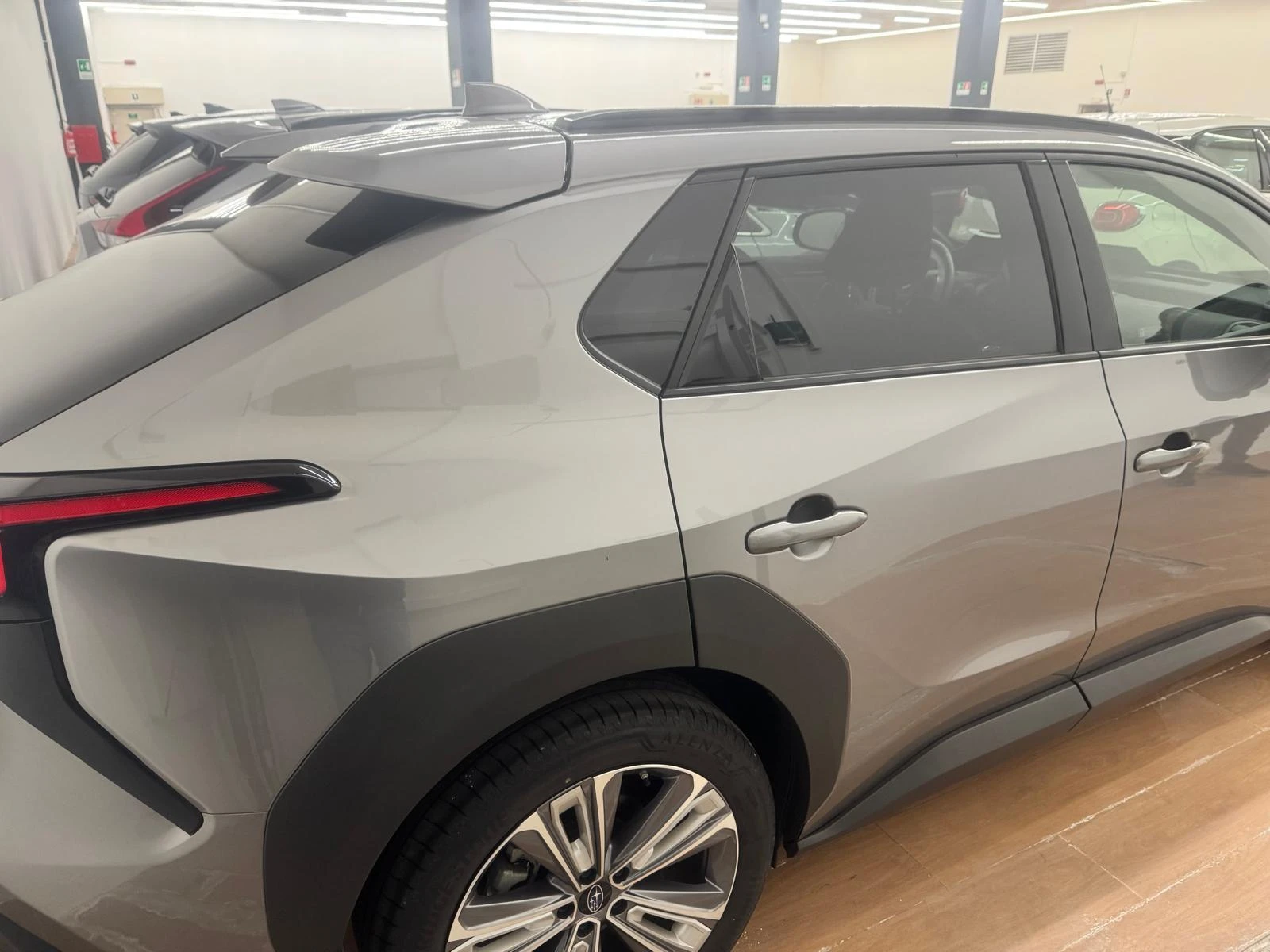 Toyota bZ4X 71.4 kWh 4x4 EXPERIENCE ГАРАНЦИОННА ЧИСТО НОВА, снимка 3 - Автомобили и джипове - 54031590