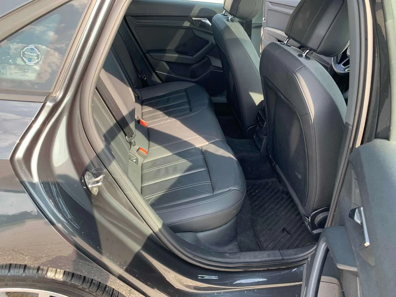 Audi A3 * Komfort * CARFAX * ДВА КЛЮЧА * ПАНО, снимка 13 - Автомобили и джипове - 54310351