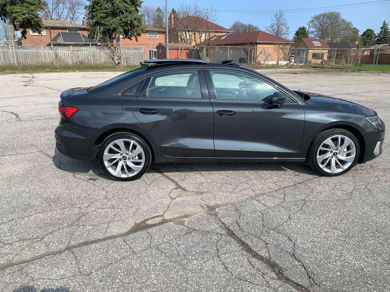 Audi A3 * Komfort * CARFAX * ДВА КЛЮЧА * ПАНО, снимка 3 - Автомобили и джипове - 54310351