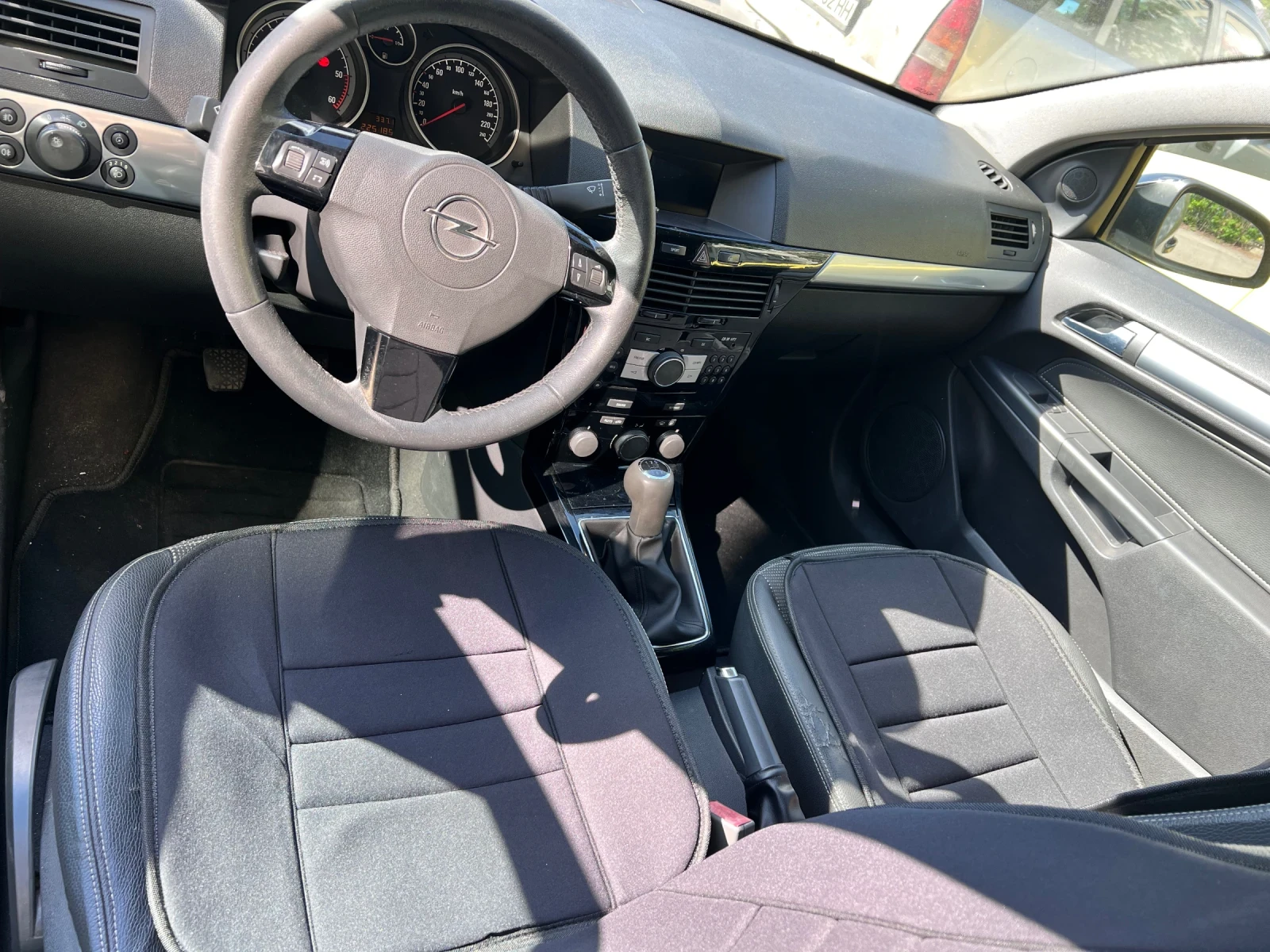 Opel Astra 1.7 CDTI, снимка 5 - Автомобили и джипове - 54428739
