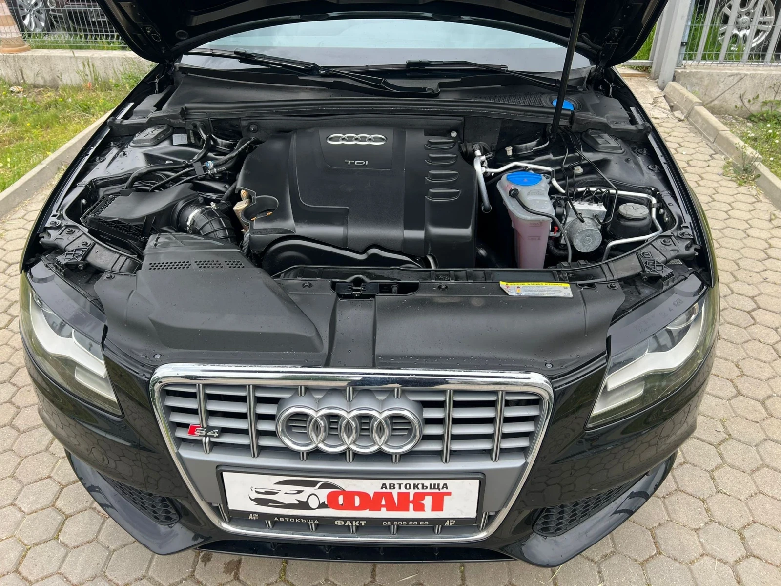 Audi A4 2.0TDi/УНИКАТ, снимка 17 - Автомобили и джипове - 54471191