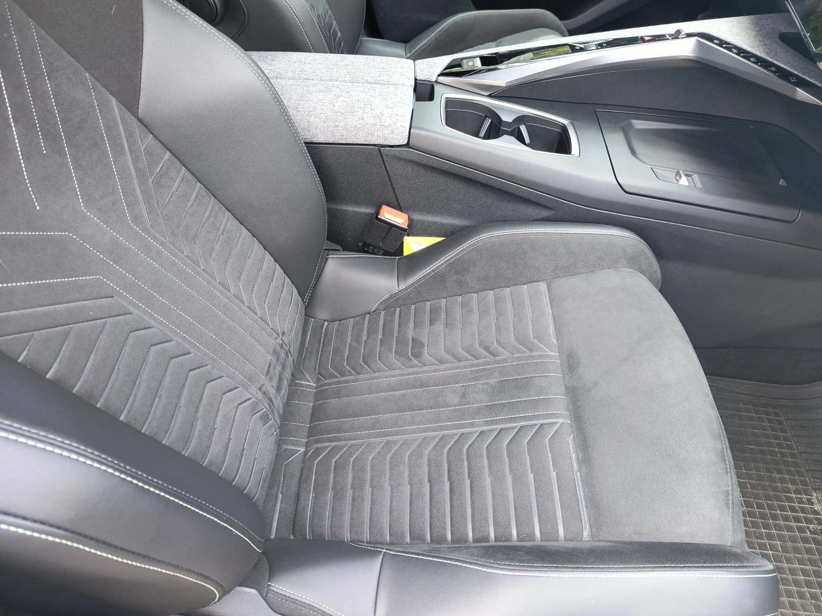 Peugeot 3008 Е 3008, снимка 14 - Автомобили и джипове - 54579792