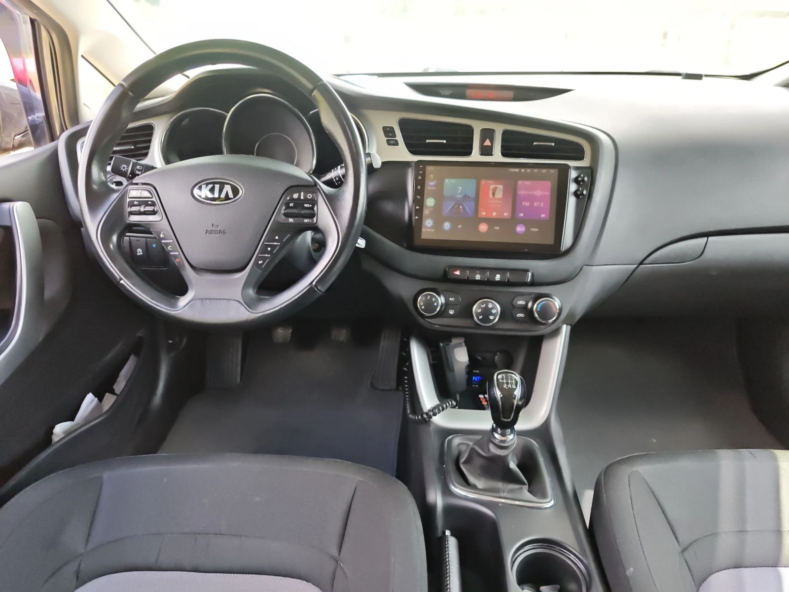 Kia Ceed, снимка 5 - Автомобили и джипове - 54618715