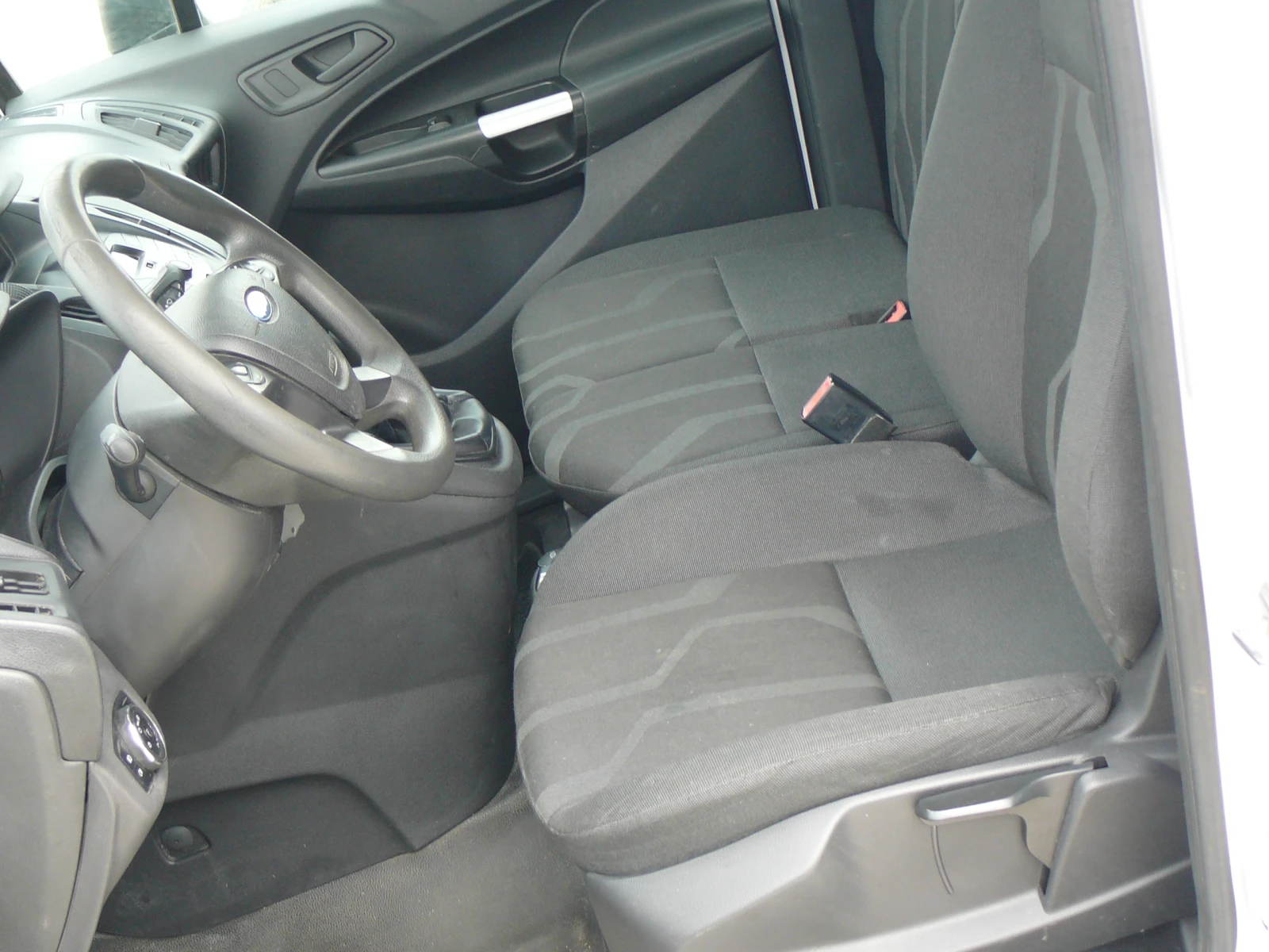 Ford Connect 1, 6 tdci MAXI 2+ 1места, снимка 9 - Автомобили и джипове - 54874839