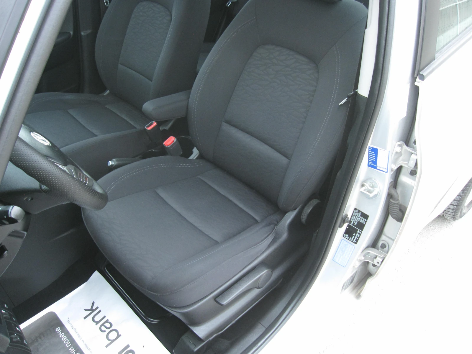 Hyundai Ix20 Автомат, 1, 6, снимка 8 - Автомобили и джипове - 55211154