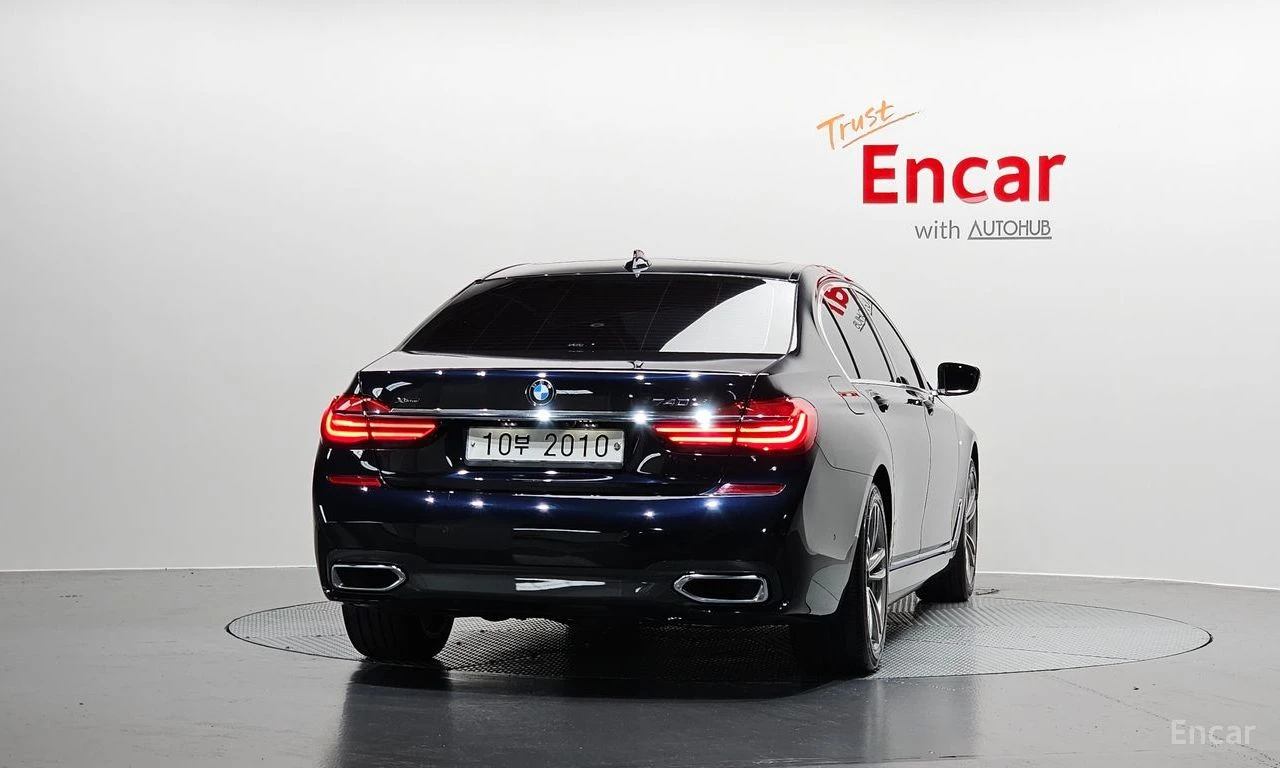 BMW 740 LONG* XDRIVE* M SPORT* МАСАЖ* HEAD UP* DISTRONIC, снимка 3 - Автомобили и джипове - 55230800