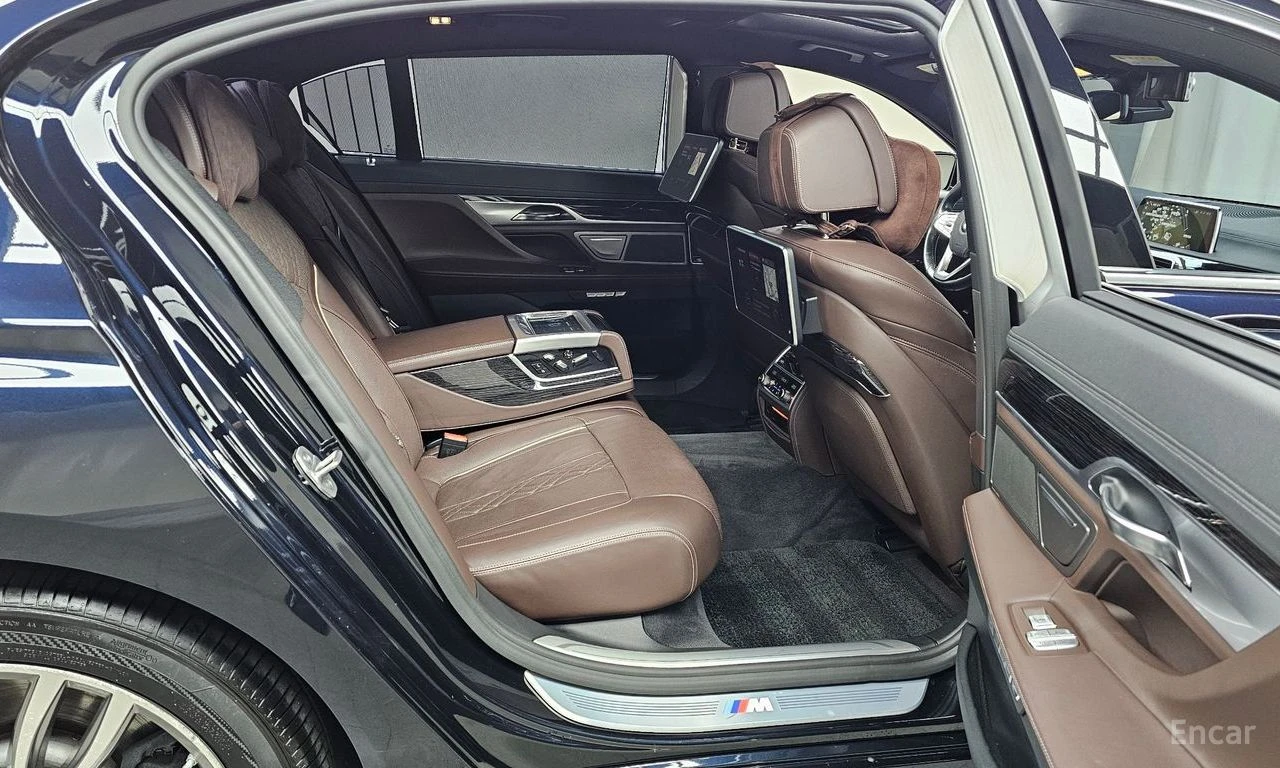 BMW 740 LONG* XDRIVE* M SPORT* МАСАЖ* HEAD UP* DISTRONIC, снимка 15 - Автомобили и джипове - 55230800