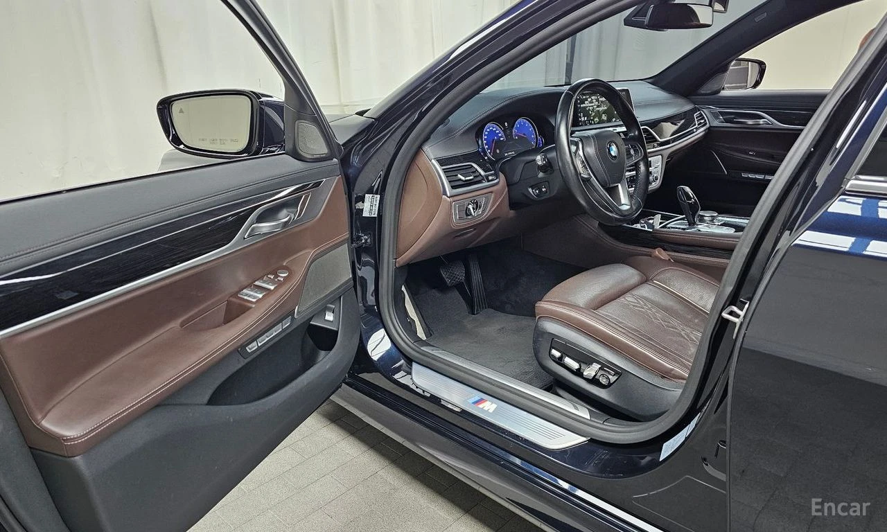 BMW 740 LONG* XDRIVE* M SPORT* МАСАЖ* HEAD UP* DISTRONIC, снимка 7 - Автомобили и джипове - 55230800