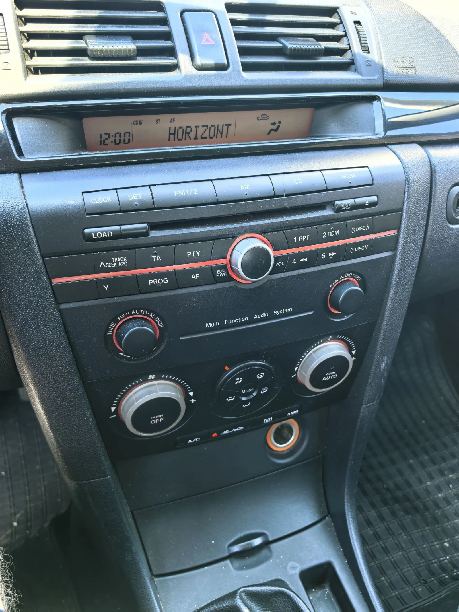 Mazda 3, снимка 14 - Автомобили и джипове - 55513696
