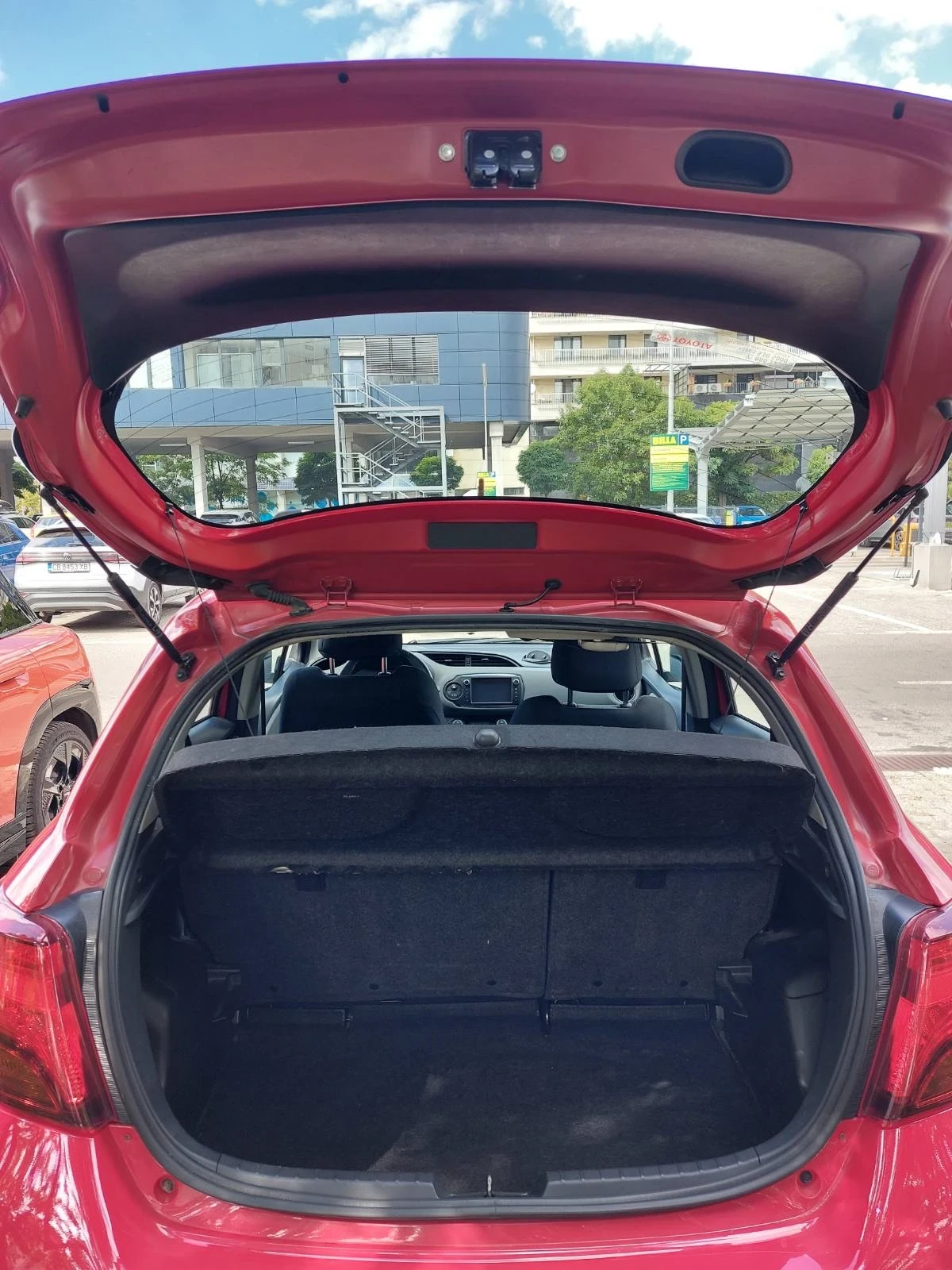 Toyota Yaris, снимка 11 - Автомобили и джипове - 56644067