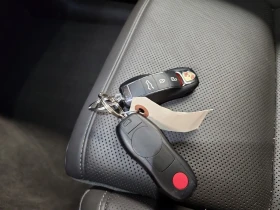 Porsche Macan 2.0L| CARFAX| PANO| 2 KEYS| 4x4 - 32400 € / 63368.89 лв. - 65024740 16