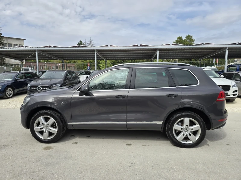 VW Touareg 3.0TDI - 239к.с. Топ състояние, снимка 5 - Автомобили и джипове - 46585624