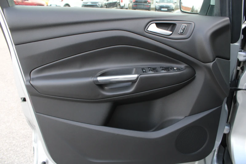 Ford Kuga 2.0 4x4 КОЖА ПАНОРАМА ПОДГРЕВ , снимка 8 - Автомобили и джипове - 53129636