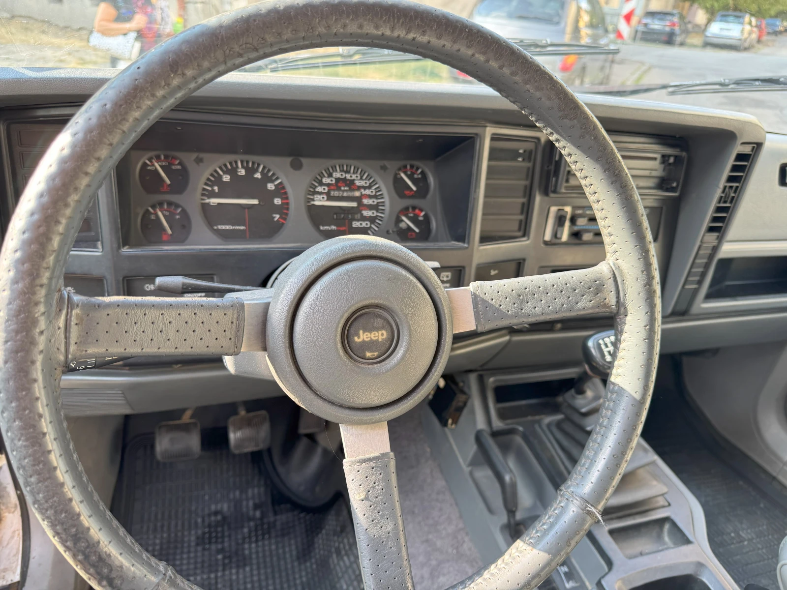 Jeep Cherokee  - изображение 8