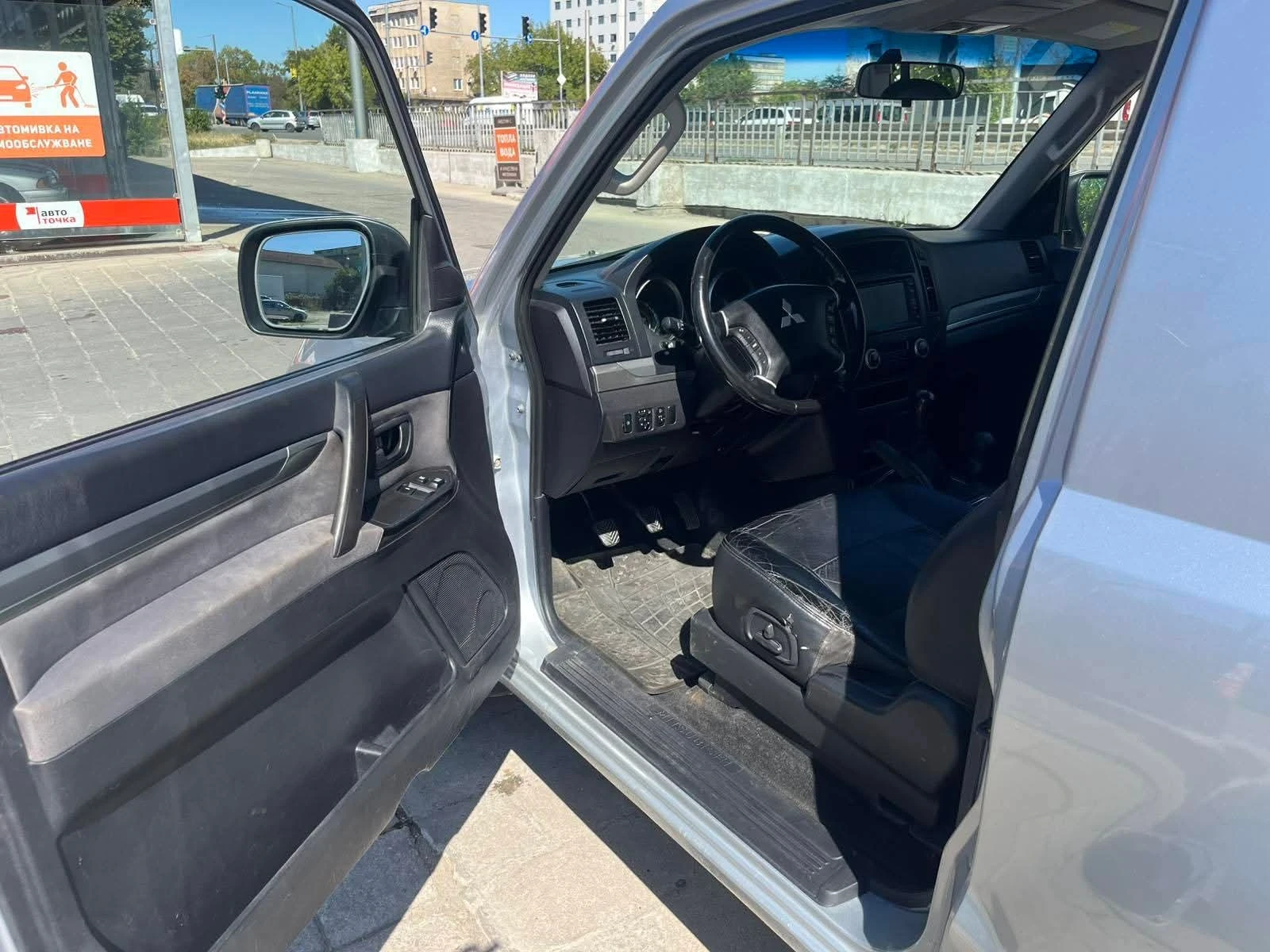 Mitsubishi Pajero 3.2 обслужено нов внос от Швейцария ново окачване - изображение 9