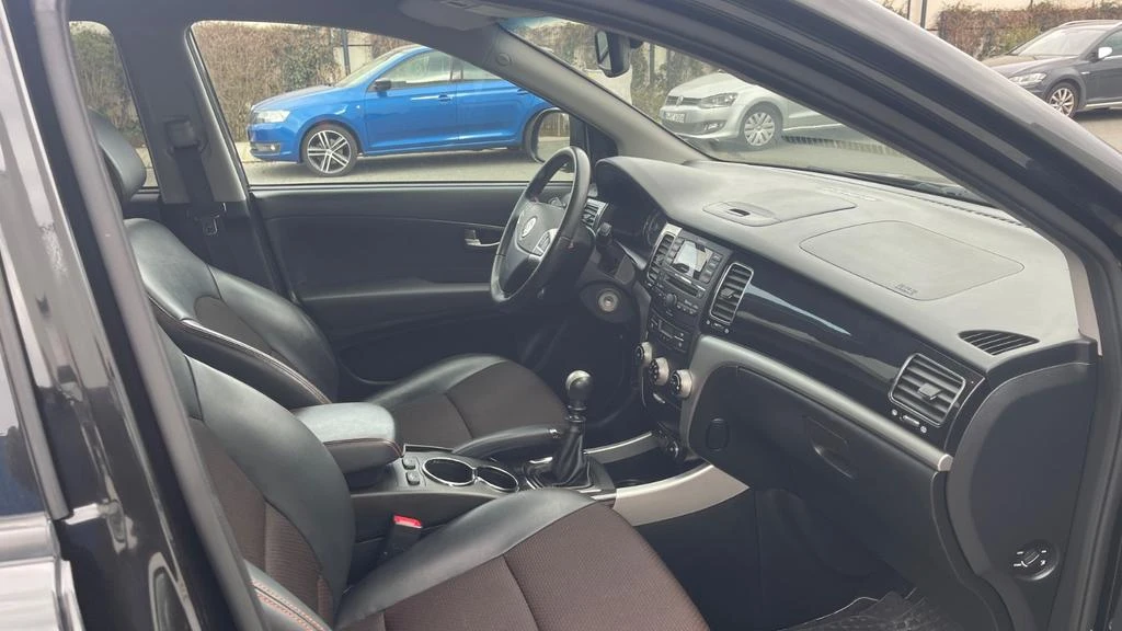 SsangYong Korando, снимка 12 - Автомобили и джипове - 54165031