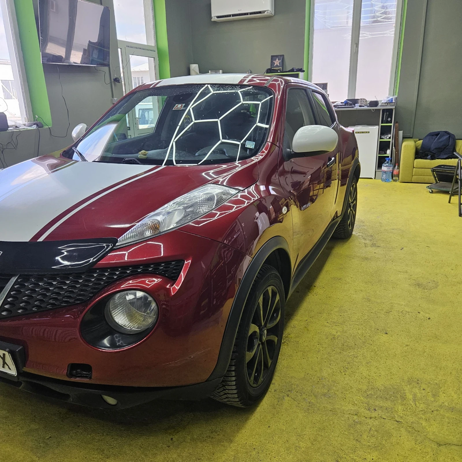 Nissan Juke 1.6 DIG, снимка 2 - Автомобили и джипове - 54158759