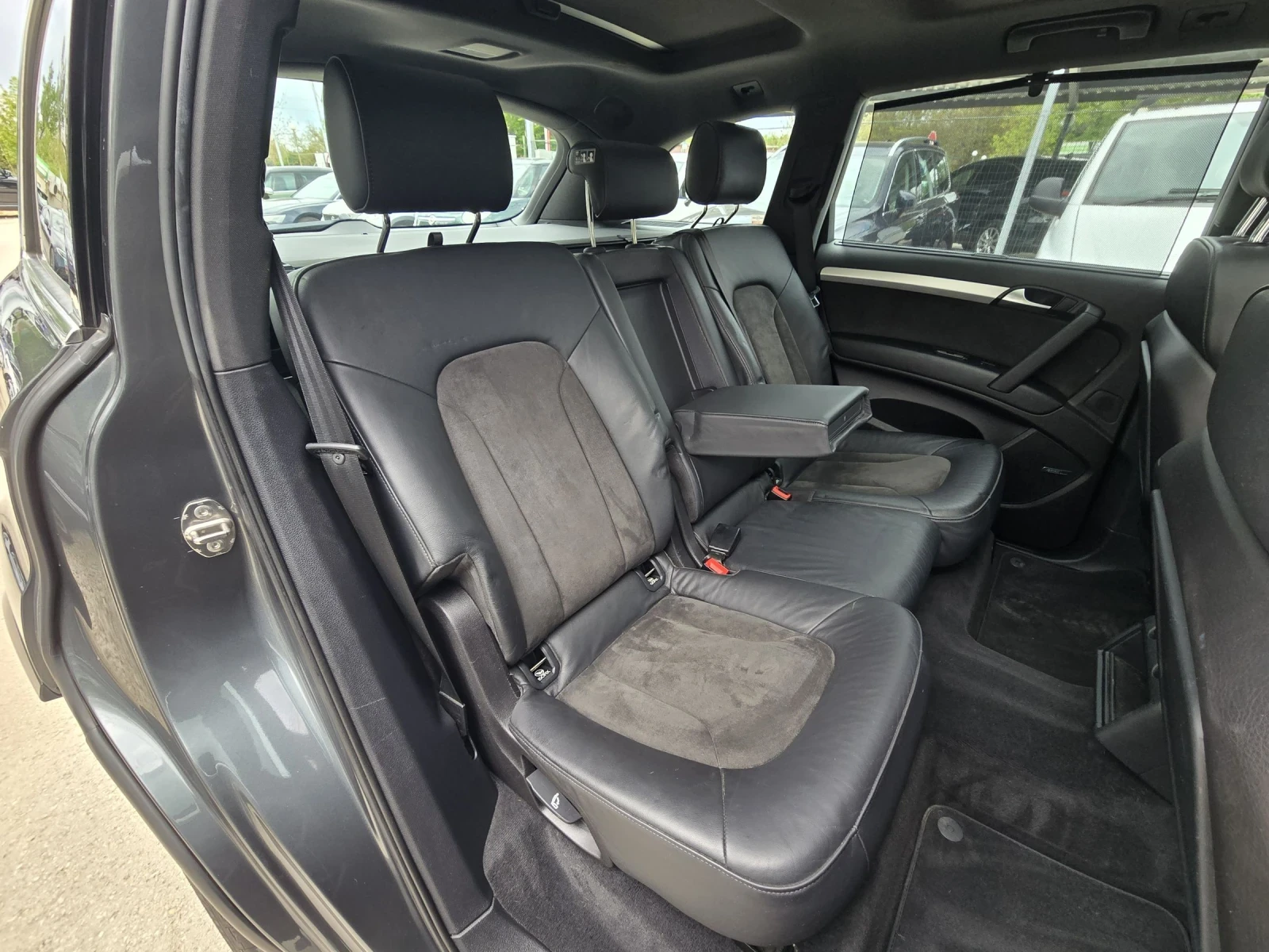 Audi Q7 3.0TDI S-line Quattro Панорама Въздух BOSE , снимка 14 - Автомобили и джипове - 54388282