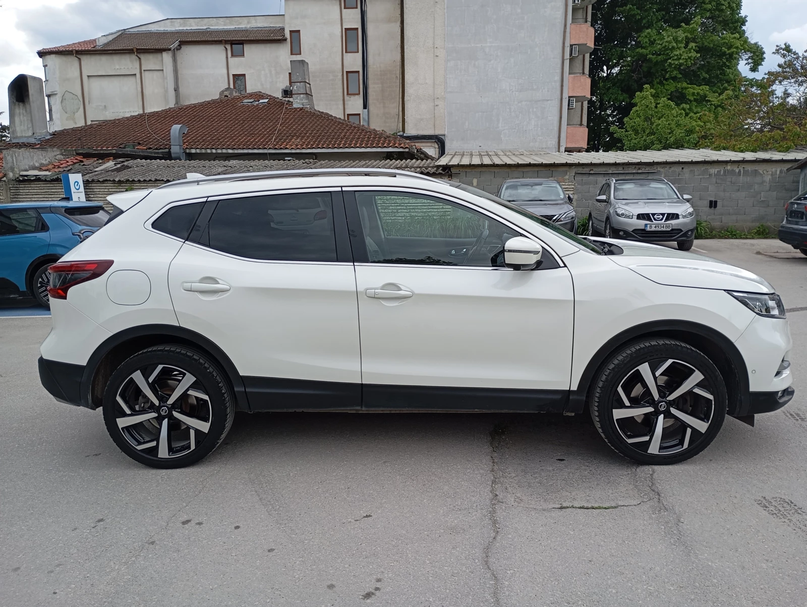 Nissan Qashqai 1.6 dCi , снимка 4 - Автомобили и джипове - 54554928